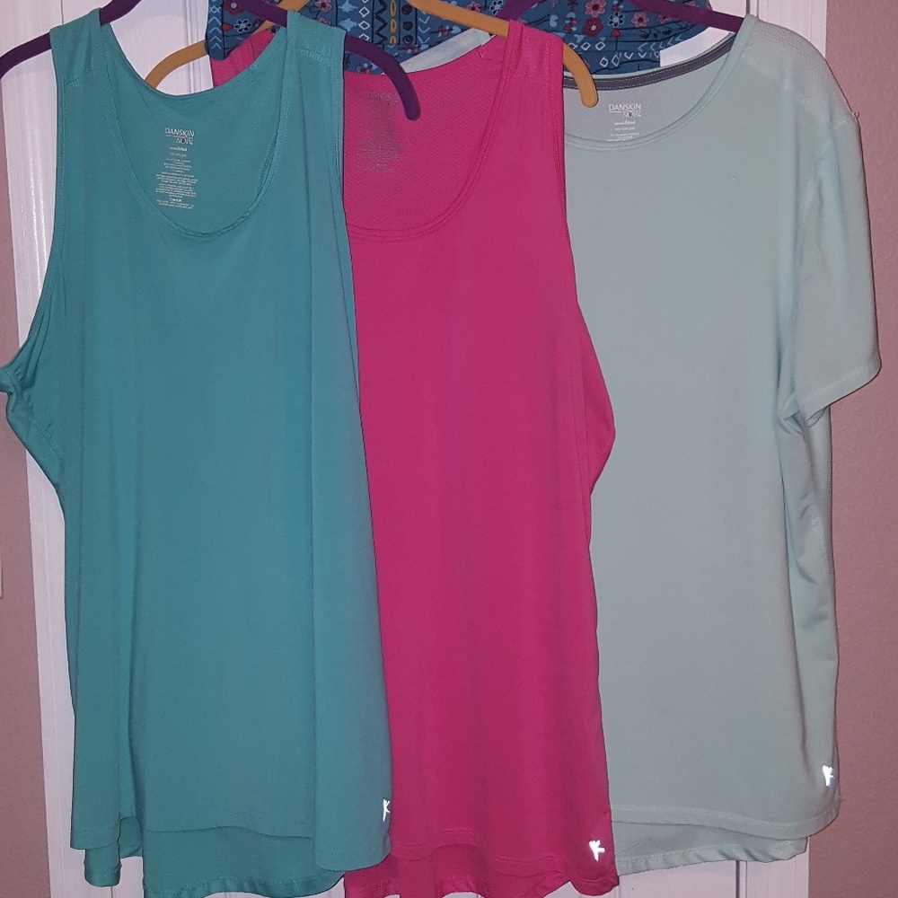 DANSKIN bundle 2 tanks 1 semi-fitted Tee quick dry